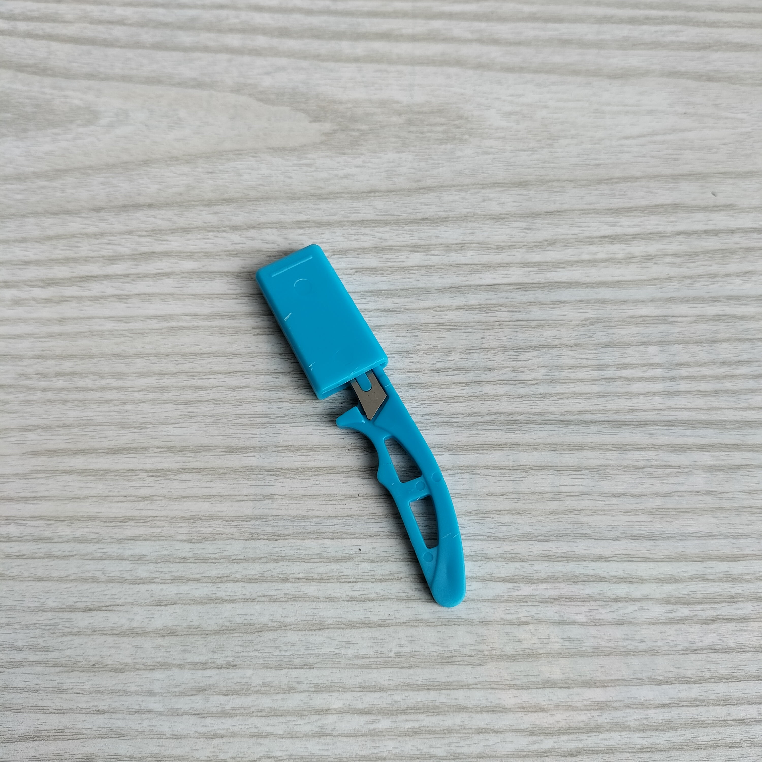 PISAU KEBIRI BIRU UK 12